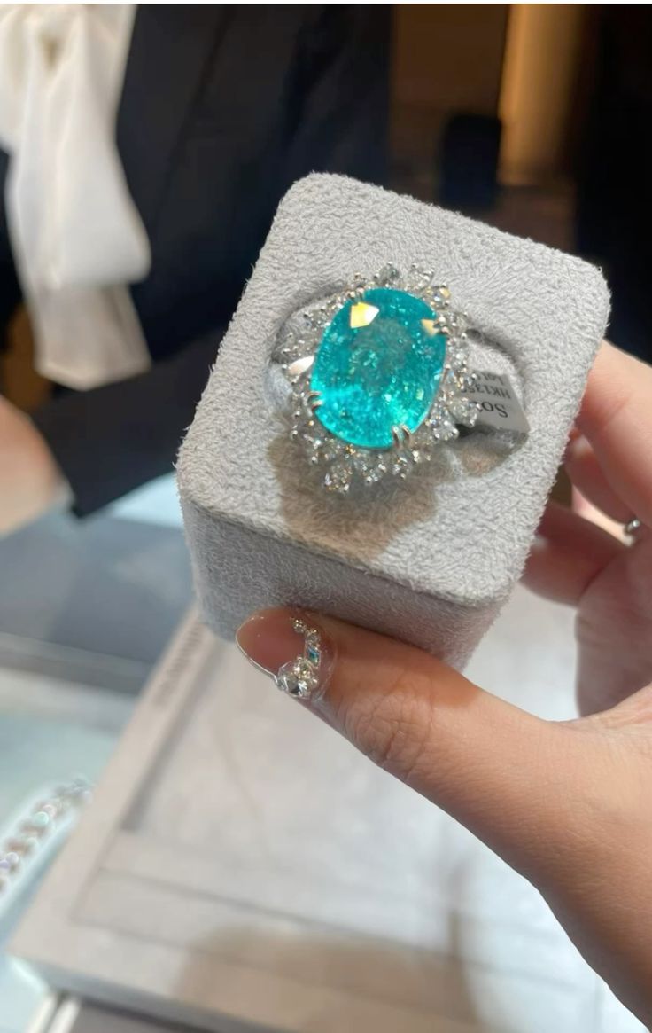 Emerald-ring.jpeg